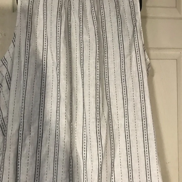 Plus size Ruffle Tank - Picture 9 of 11